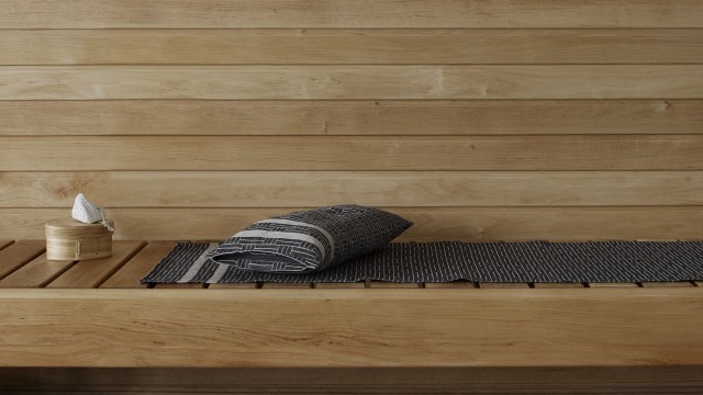 Luonnollinen puunvärinen sauna, joka on käsitelty Supi Saunasuojalla