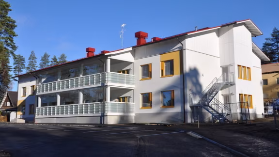 Julkisivu