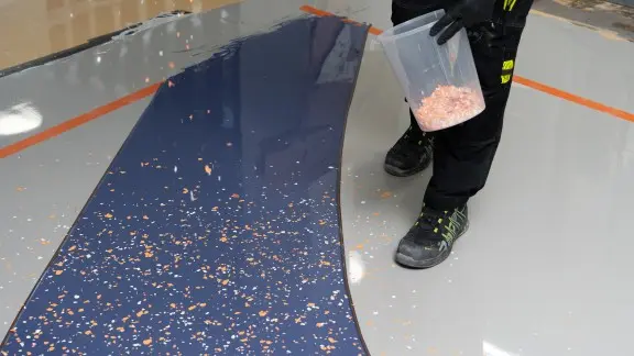 Broadcast flakes 