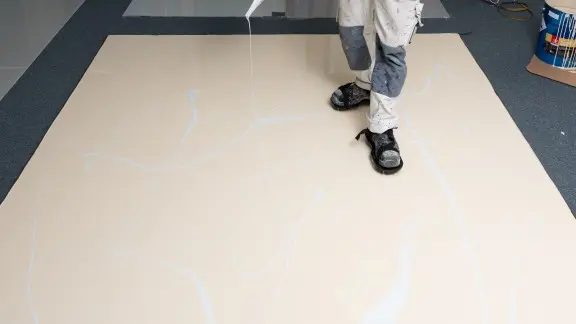 Pour the decorative mix