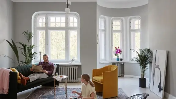 Neutraalin sävyinen olohuone sävyssä H495 Harso