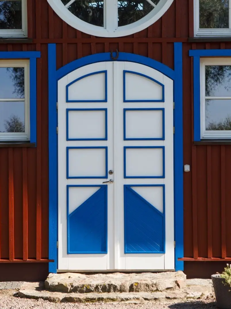 Ohjeet ulko-oven ja ikkunoiden maalaukseen