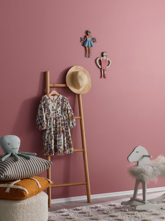 wall paint in red colour