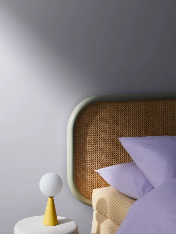 Violetti makuuhuone sävyssä Y344 Orvokki