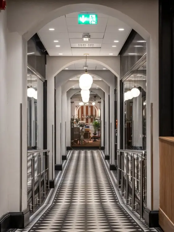 corridor of Jungmann