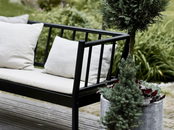 Paint terrace in dark colour