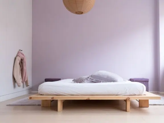 Violetti makuuhuone sävyssä X344 Menuetti