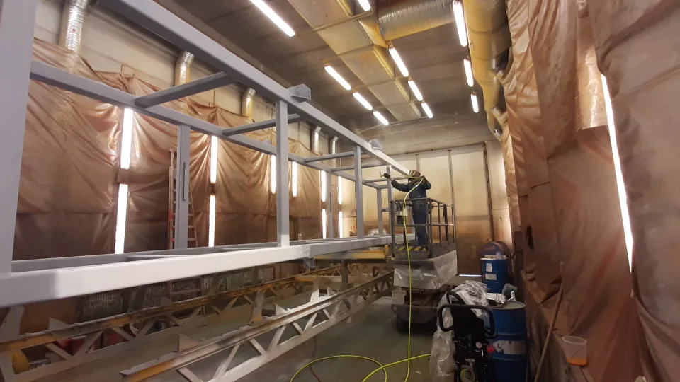 Hissitornien metallirakenteiden palosuojamaalaus