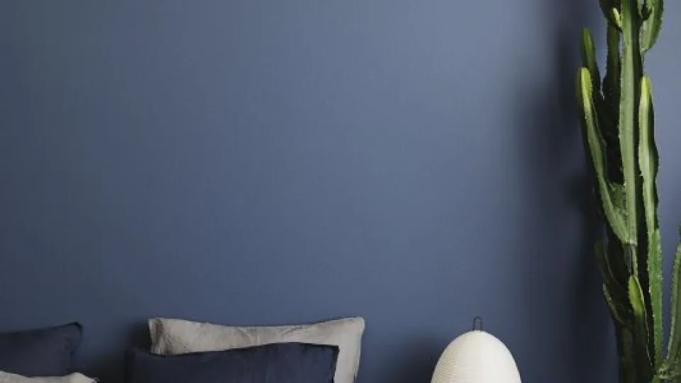 sininen makuuhuoneen seinä