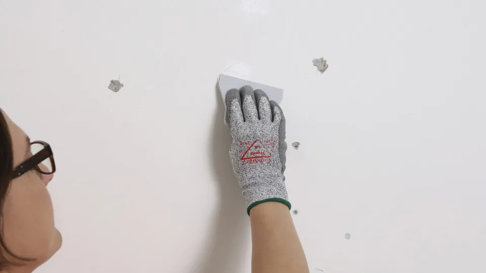 Reikien ja halkeamien paikkaus