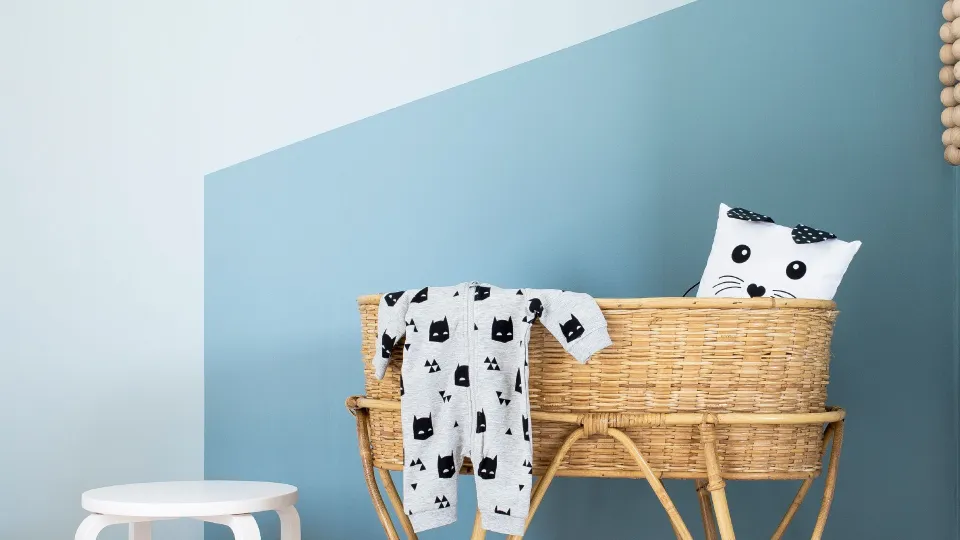 Kuvioiden maalaus lastenhuoneen seinälle 