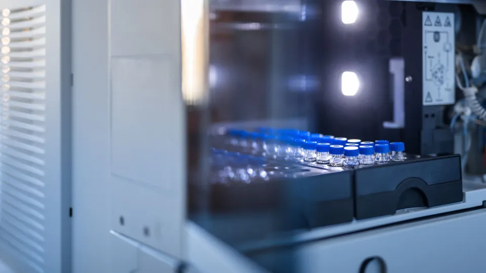 Maalien analysointi laboratoriossa