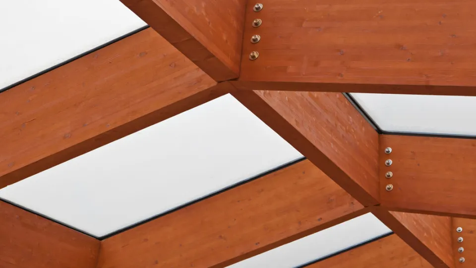 Liuoteohenteiset tuotteet puulle