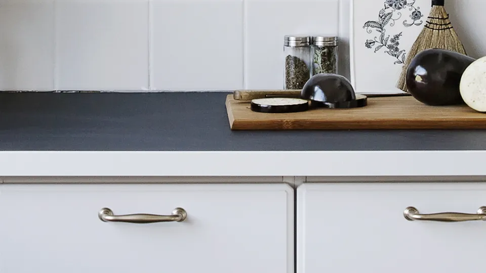 Maalatut keittiökaapit