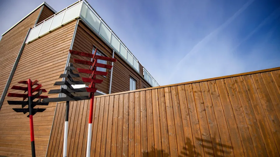 Puuverhoiltu rakennus. 