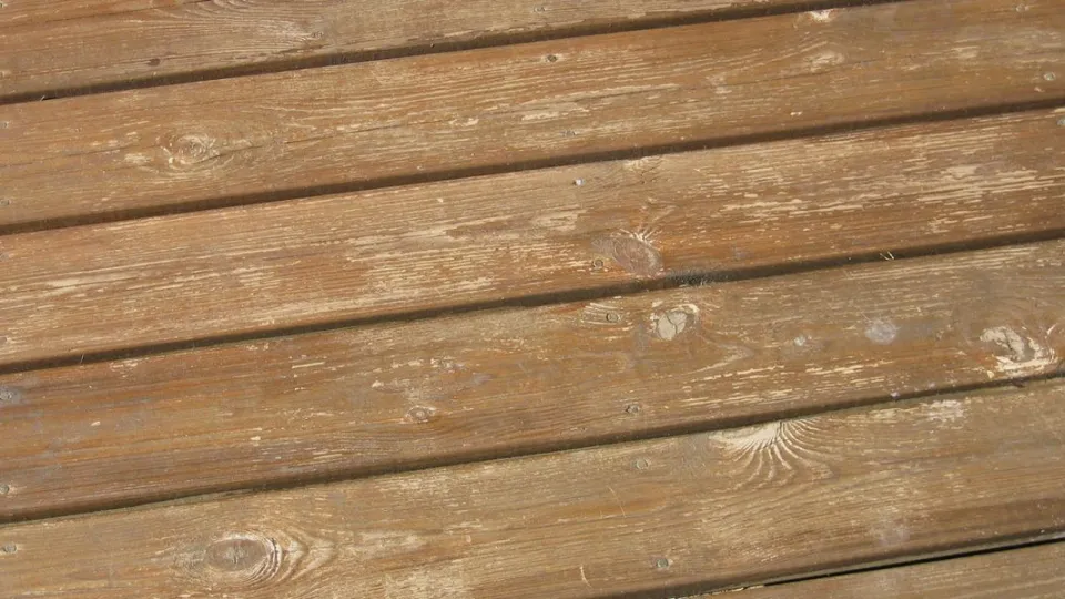 Miksi terassin öljyäminen epäonnistuu?