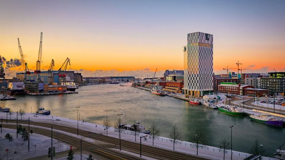 Clarion Hotel piirtää Helsingin taivasta