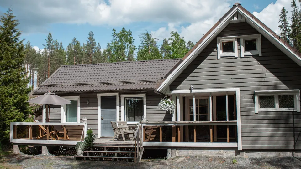 Näin valitset oikeat tuotteet puutalon maalaukseen