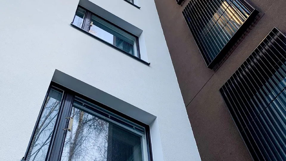 Kerrostalon julkisivu