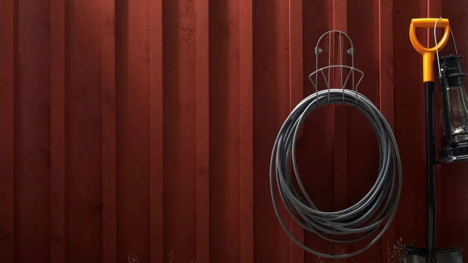 punamaalilla maalaaminen