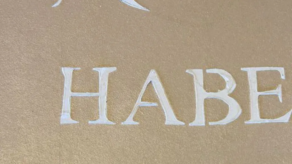 Kirjaimet Tunto Hienolla