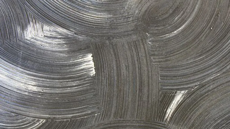 Tunto Hieno ja Taika lasyyri harjattu musta pinta