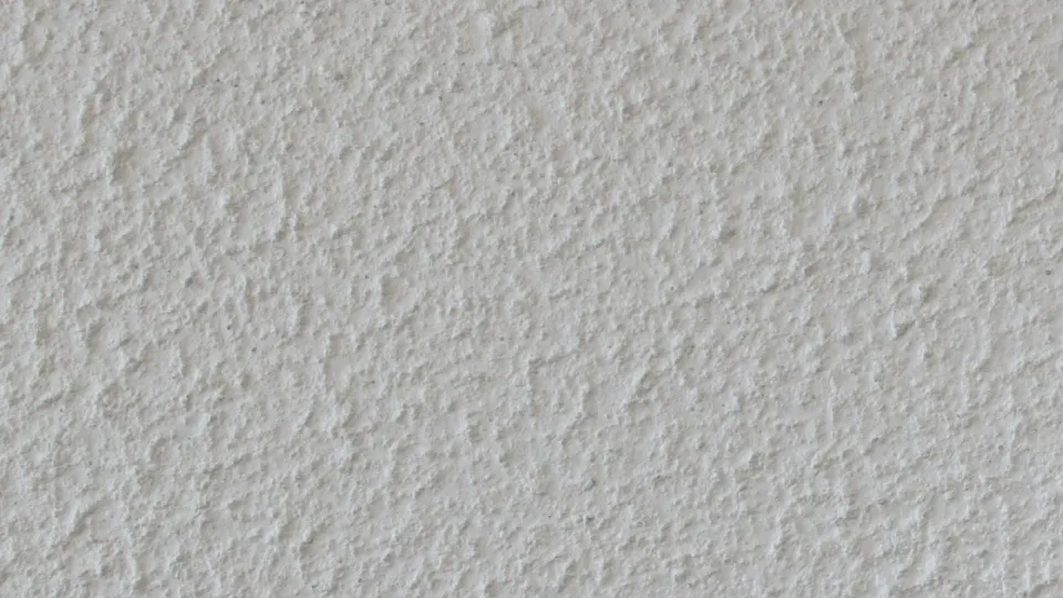 Finngard 150 -suojamaalilla maalattu mineraalipinta. 