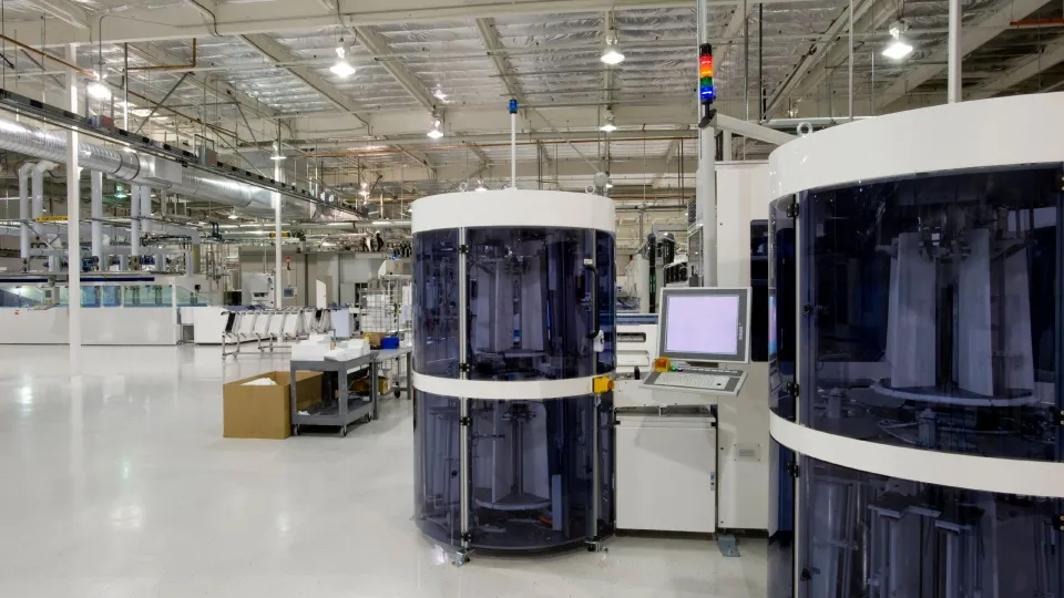 tuotantolaitoksen lattiapinnoitteen tulee olla pitkäikäinen