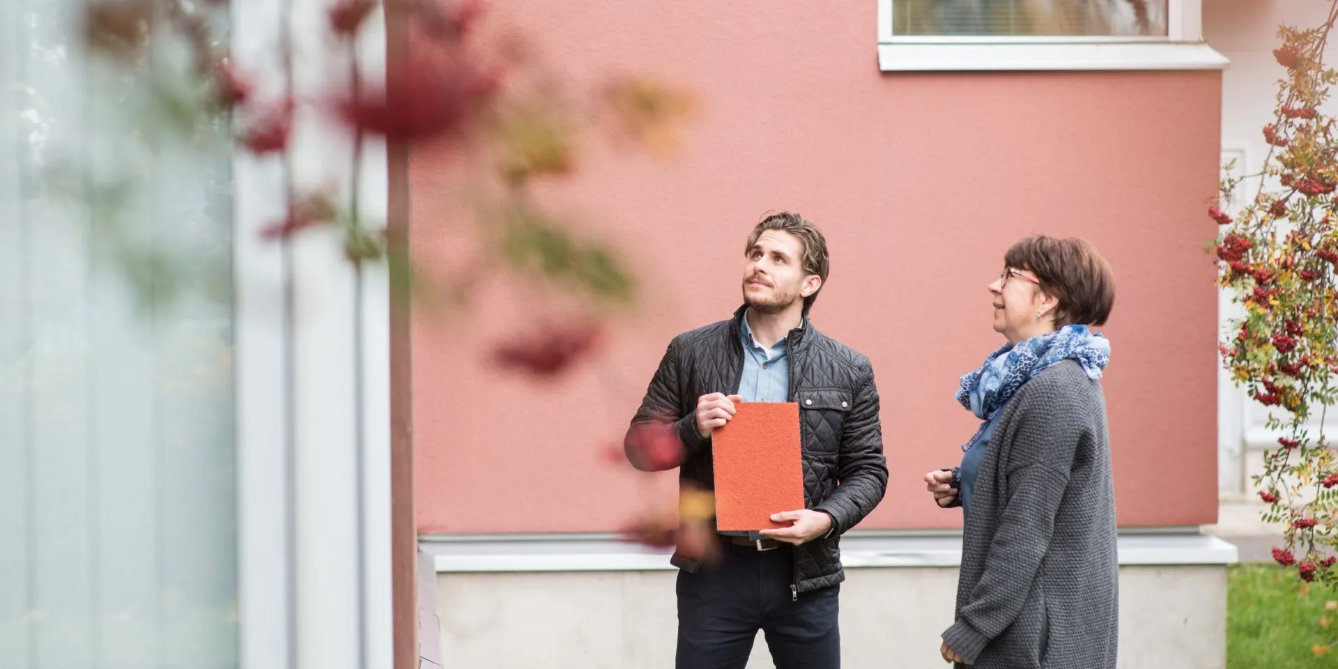 Ulkomaalin värin valinta värimallin avulla.