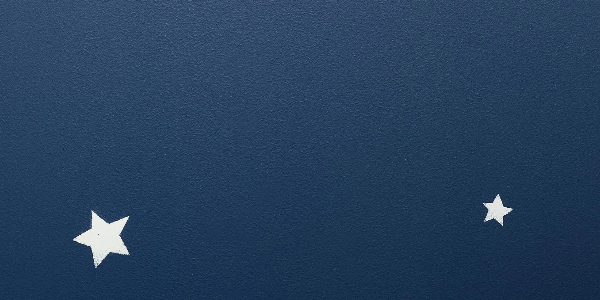 Maalaa jännittäviä, pimeässä hohtavia, yllättäviä yksityiskohtia Taika Glowlla