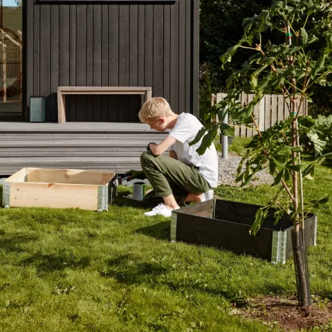 Istutuslaatikon maalaus 