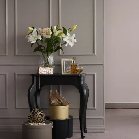 Elegantti olohuone sävyssä V481 Shantung 