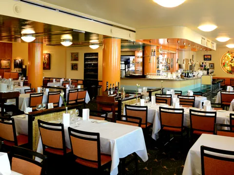 Ravintola Eliten huoltomaalaus tehtiin klassikon ehdoilla