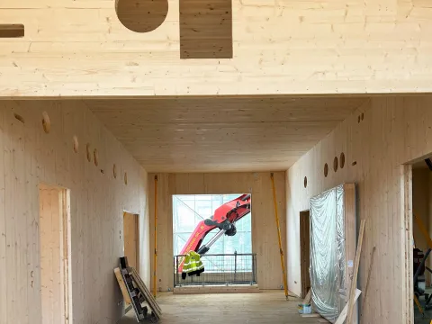 Rakennustyömaa kuvattuna sisältä