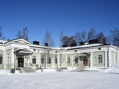 Oulun puukasarmin taloja.