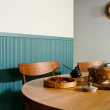 Tehosteseinä puupaneeleista 