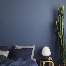 sininen makuuhuoneen seinä