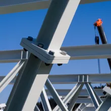 Teräsrakenne ulkotiloissa