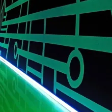 Tupakkahuoneesta hohtava showroom