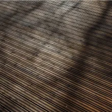 Terassi lämpökäsitellystä puusta.