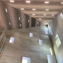 Kirkon puurakenteinen katto