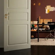 Syvän ruskea työhuone