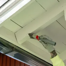 Näin maalaat räystäs- ja nurkkalaudat