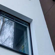 Tikkurilan Finngard-julkisivumaalilla maalattu kivitalo.