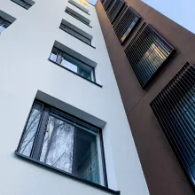 Kerrostalon julkisivu