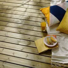 Kovapuupintojen käsittely sävytettävällä puuöljyllä