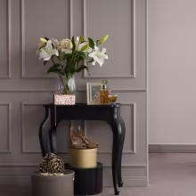 Elegantti olohuone sävyssä V481 Shantung 