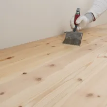 Ohjeet sisälattian lakkaukseen ja maalaukseen