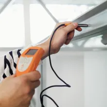 Kuivakalvon paksuuden mittaus