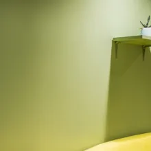 Vihreäksi maalattu seinä